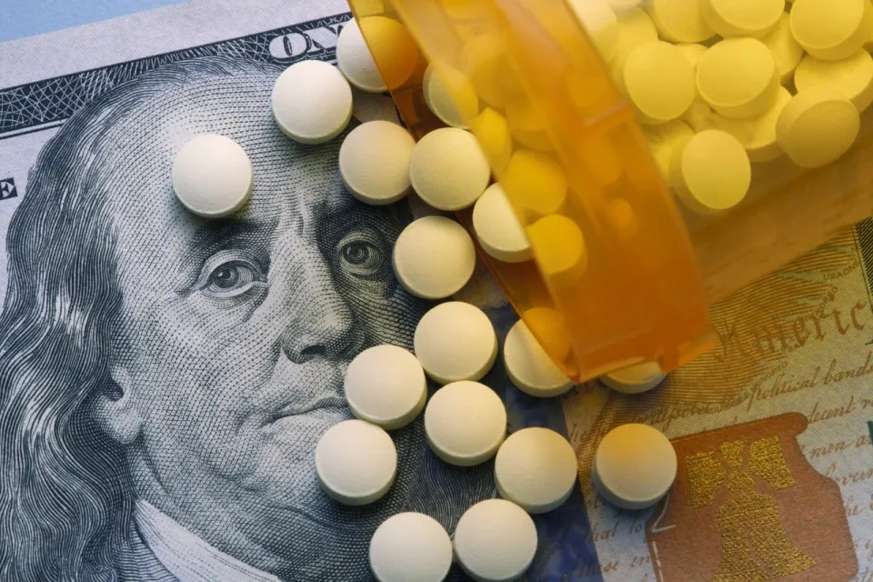 黄金行业深度报告:8大龙头狂揽408亿背后的产业逻辑与投资机会