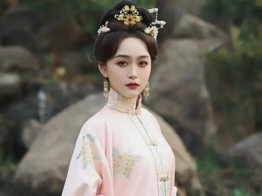 从《蛮好的人生》丁致远出轨事件:看中年男性心理危机的隐秘角落