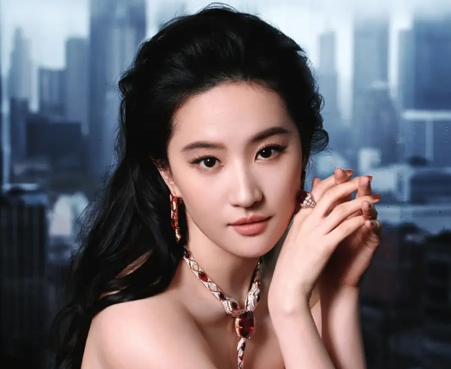 亚视“电视先生”当红时退圈外闯,东莞做直播,曾被误会婚内出轨