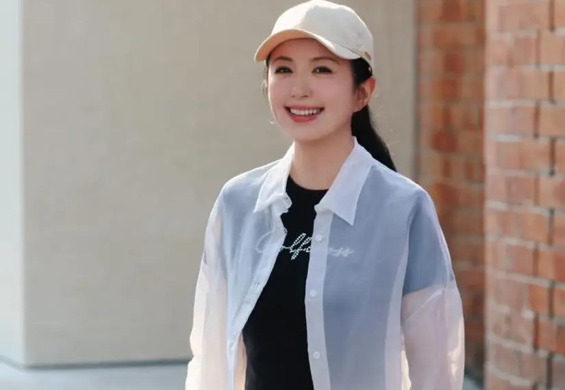 41 岁朱珠凭 “小肚子” 惊艳全网：这才是内娱最稀缺的身体自觉