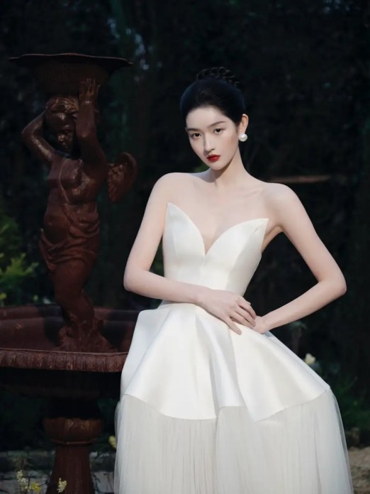 白百何工作室晒出聊天记录，时间线很清晰，为何矛盾迟迟解决不了