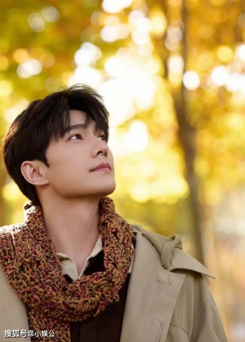 TVB知名女星帅到出圈大火，和女主接吻照流出，网友用Ai以假乱真