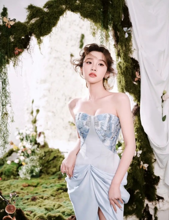 海滩枪击案已致16死 澳全国降半旗志哀 两枪手身份确认系父子