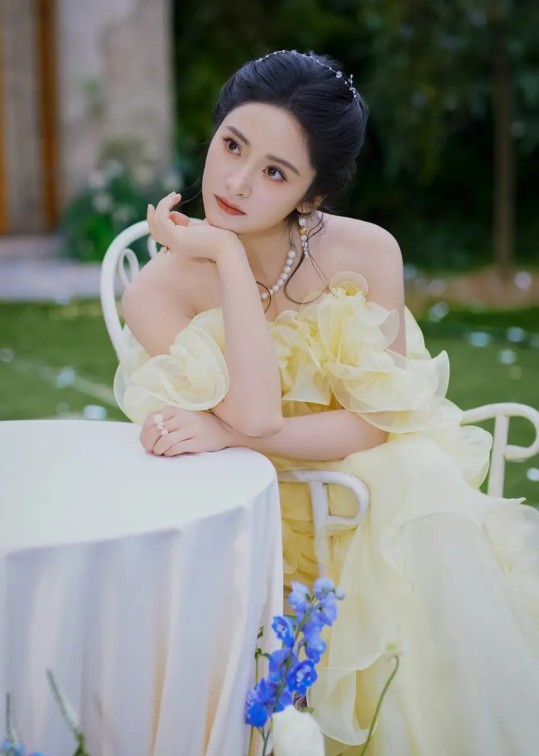 AI时代，腾讯的“后发制人”失灵了吗？