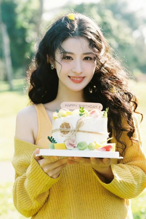 同样是在镜头面前哭，易梦玲用自己的清醒，给阿爆“上了一课”！