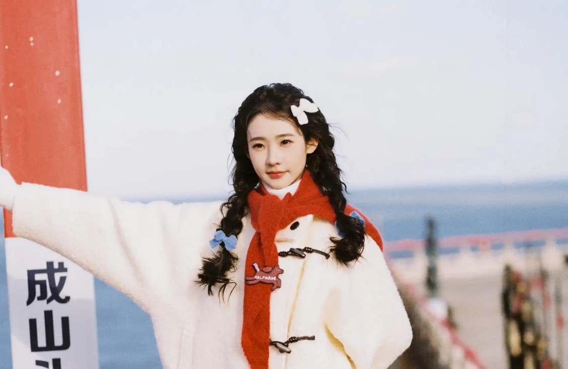 北舞选拔有多狠？王玉雯自曝：凌晨5点半晨功+深夜排练，腰线控制精确到毫米，这体态绝了……