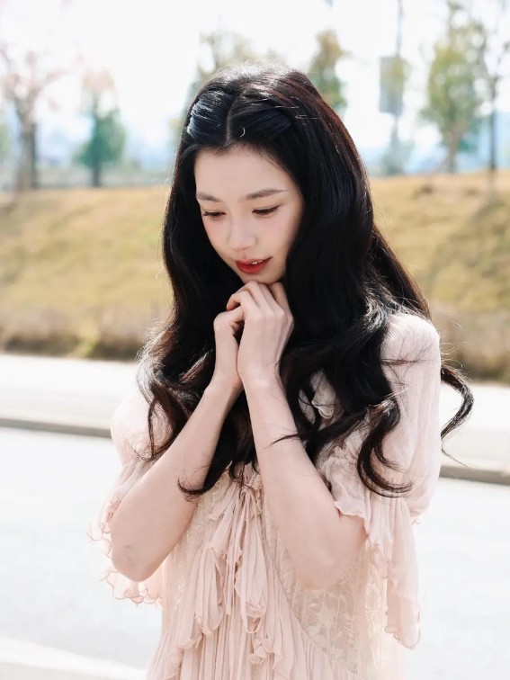 外卖大战一周年：硝烟和补贴都没了，只剩不够AI的美团