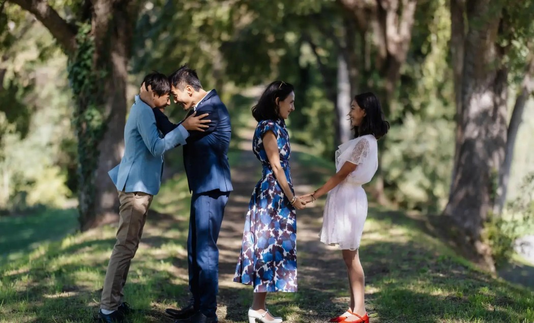 韩国顶级男团回归！空降Melon双榜一位，15分钟内逆袭登顶Melon实时榜，开售10分钟H榜销量破108万张