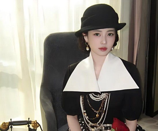 1.6亿老人，困在手机里？