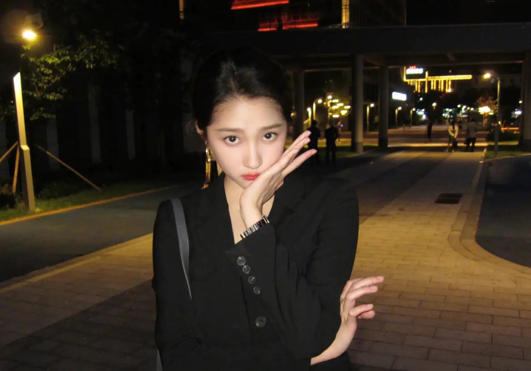 名场面刷屏！主裁判跑到抽筋+乌龙球不断，美国获胜小组提前出线